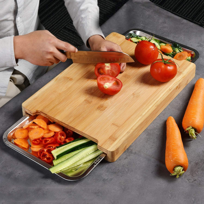 PrepBoard Duo™ – Бамбукова дъска за рязане със странични тавички за събиране