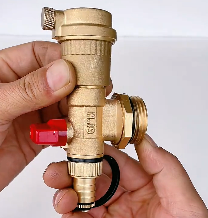 ThermoDrain Pro™ – Автоматичен вентил за обезвъздушаване и източване за отоплителни инсталации (1")