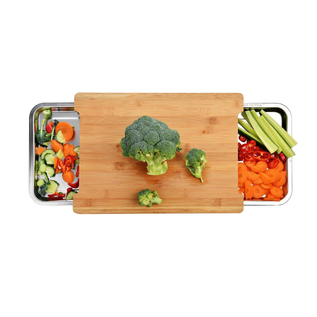 PrepBoard Duo™ – Бамбукова дъска за рязане със странични тавички за събиране